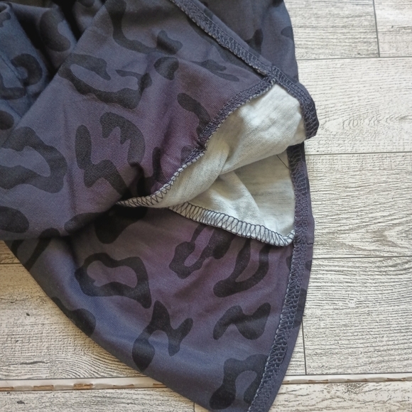 Maysoar tunic top With Pockets Leopard Print Long Sleeve V Neck Large NWT - Picture 6 of 11